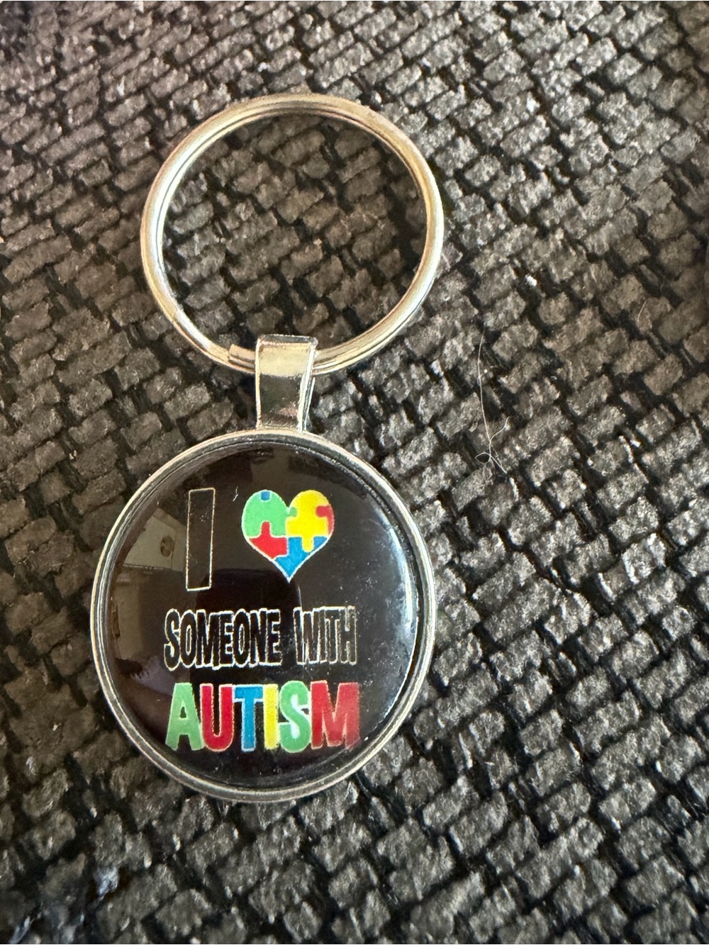 Autism Awareness Black Keychain Pendant - I Love Someone With Autism